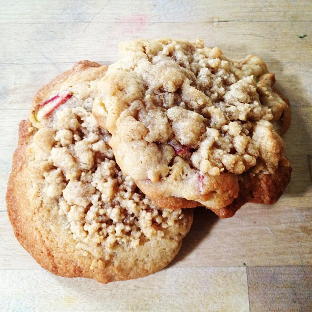 Amazing Rhubarb Crumble Biscuits from @mirandabakes just out if the oven
