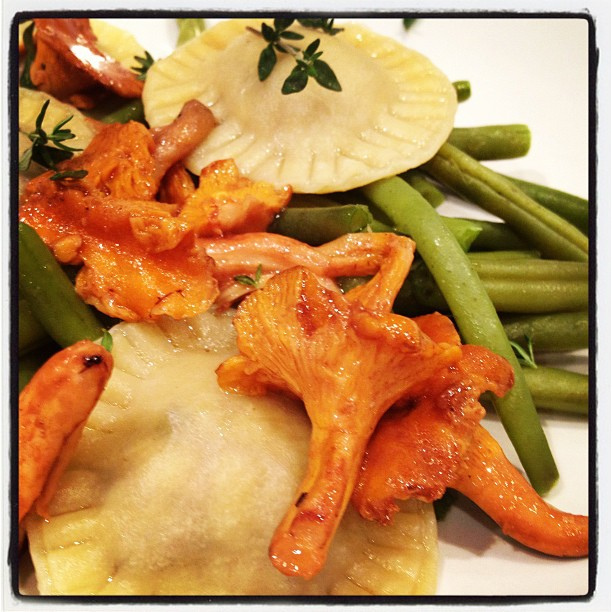 Thyme and Mushroom Ravioli with green beans and buttered wild mushrooms #dinner