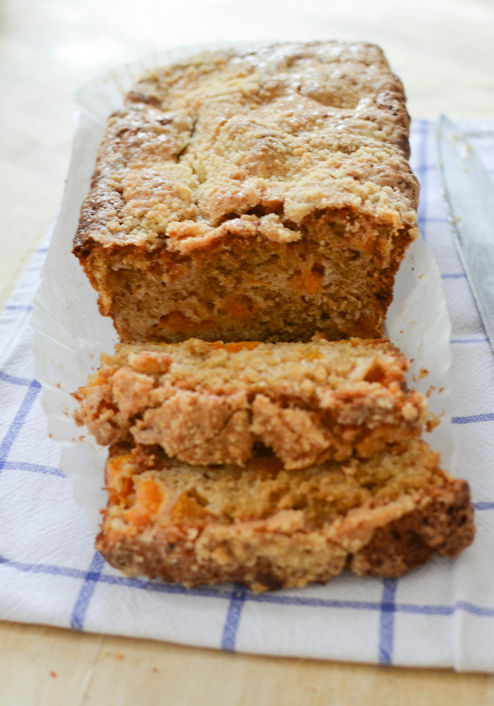 Apricot crumble loaf